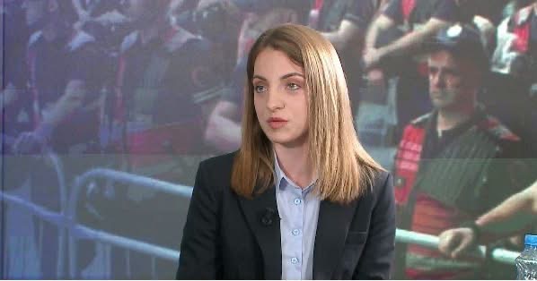 “Toka jonë, Shqipëria jonë”: Deputetja e re i bashkohet protestave dhe kërkon dorëheqjen e Edi Ramës