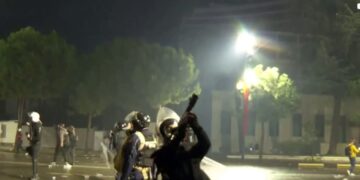 Protesta del jashtë kontrollit, forcat RENEA zbarkojnë në bulevardin “Dëshmorët e Kombit”