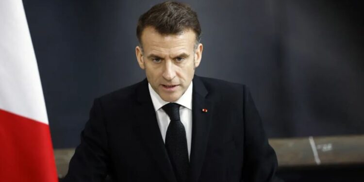 Macron dënon protestat në Francë: Përgjegjësit do të ndiqen penalisht