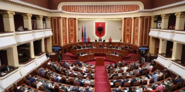 Protestat në Shqipëri, Parlamenti mblidhet të enjten