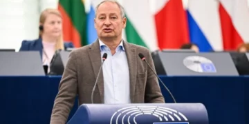 Eurodeputeti austriak kritikon Brnabiqin: Sulm i paprecedentë ndaj misionit vëzhgues të BE-së në Serbi