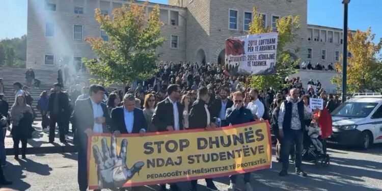 Nis bojkoti në të gjitha universitetet publike në Shqipëri