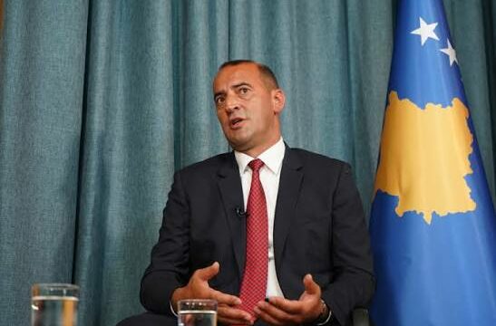 Daut Haradinaj kritika Konjufcës për paraqitjen në OKB: Marre Glauk, bota po na sheh çuditshëm