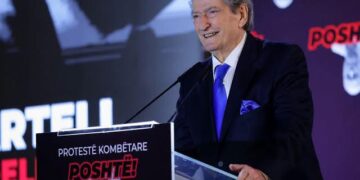 Berisha mesazh anëtarëve të PD-së për pjesëmarrje në protestën e së shtunës: Studentët po luftojnë për ne