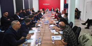 Kurti udhëheq mbledhjen e LVV-së, ja çfarë u diskutua