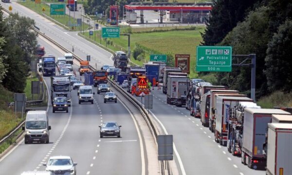 Kujdes shoferë, Sllovenia vendos radarë të rinj në autostrada, gjobat marramendëse