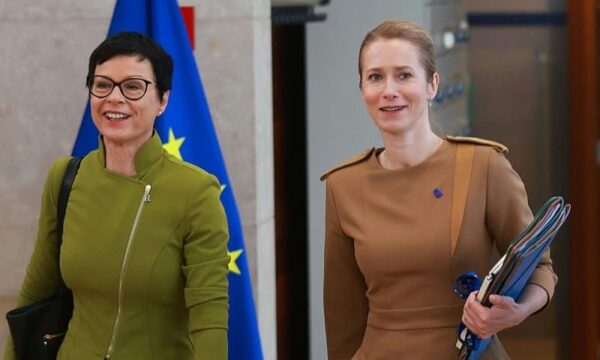 Kallas dhe Kos mesazh të kujdesshëm fituesve të zgjedhjeve në Beograd, nuk ua përmendin raportet me Kosovën