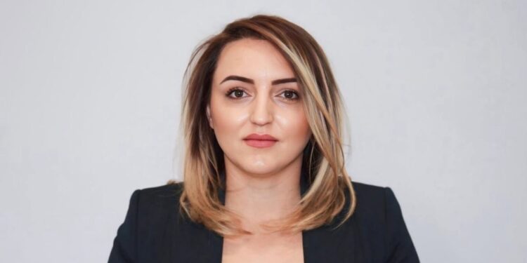 Ish-zyrtarja shtetërore ndan një histori për publikun: Kam vendosur të flas, bëhet fjalë për një kryeshef…