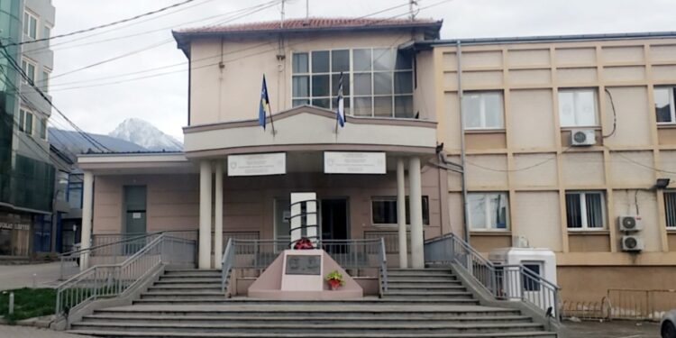Policia në Pejë me drejtor të ri të përkohshëm pas suspendimit të Agron Hasanajt