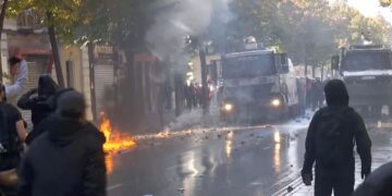 Tension dhe përplasje në ditën e pestë të protestës para Ministrisë së Arsimit