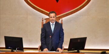 Protestat në Shqipëri, Niko Peleshi bën thirrje për dialog: Le të ulemi me njëri-tjetrin, pa paragjykim, pa mllef