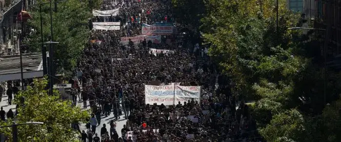 Mijëra studentë dhe mësues dalin në protesta në Greqi