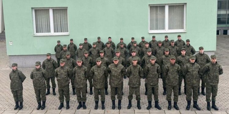 Maqedonci: 209 rekrutë të rinj nisin stërvitjen ushtarake bazë në FSK