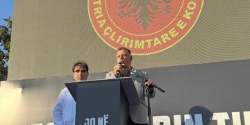 Nasim Haradinaj i ashpër nga protesta: Ndërkombëtarë na tradhtuat, nga sot e tutje të gjithë UÇK!