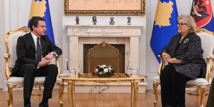 Qeveria i dërgon kërkesën e parë Presidentes Shiroka-Pula