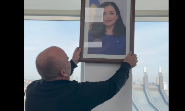 “Naseri” që e bëri të famshëm Gërvalla e heq me kënaqësi një fotografi të Osmanit në MD: Vet e kam ndu, vet po e hjeki