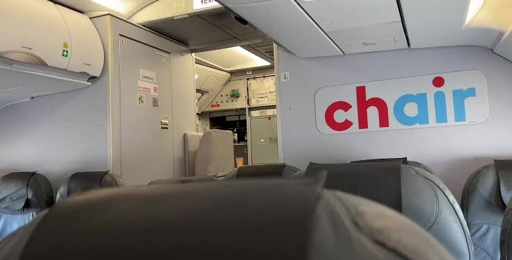 Qytetari denoncon kompaninë Chair: Shtyn për 12 orë fluturimin drejt Bazelit, udhëtarët kishin kryer check-in-in dhe dorëzuar bagazhet