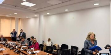Përplasje mes deputetëve në Komisionin për Buxhet, deputet e PDK-së dhe Aleancës lëshojnë mbledhjen