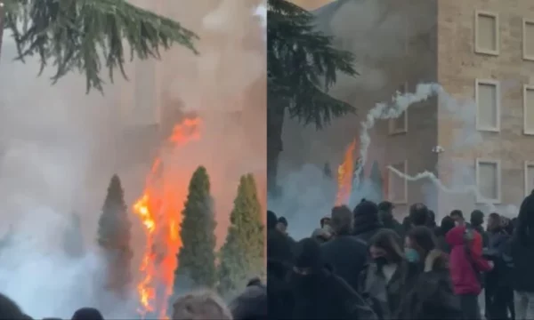 Tirana në kaos, tetë orë protestë – përplasje me policinë dhe dëme materiale
