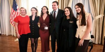 Kurti njofton për vdekjen e mërgimtares nga Amerika me familjarë të saj në aksident në Greqi