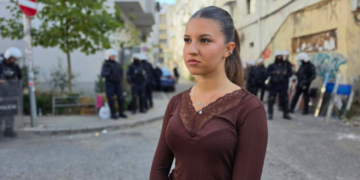 Studentja kosovare në Shqipëri, Desea Ramadani, bën thirrje për bashkim në protestën në Tiranë
