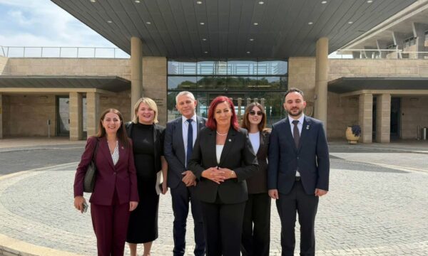 Disa deputetë të Kuvendit të Kosovës vizitojnë Izraelin, synohet forcimi i bashkëpunimit dypalësh