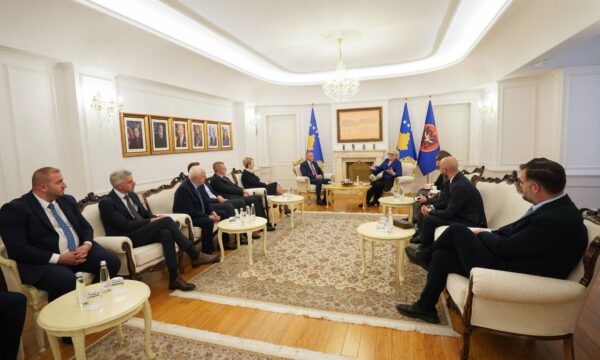 Presidentja pret në zyrë delegacionin nga Lugina, Ardita Sinani: Bëri thirrje që të mbështetet Koalicioni Shqiptar të dielën