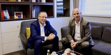 Lladrovci për pasuesin e Hamzës: PDK-së i duhet një lider vendimmarrës, jo dikush që pyet të tjerët çfarë të bëjë