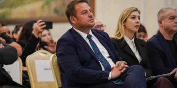 Konstatohen shkeljet e Venera Çerkinit – rrëzohet vendimi ku ajo degradon zyrtarin që s’iu bind për ta kurdisur kontratën