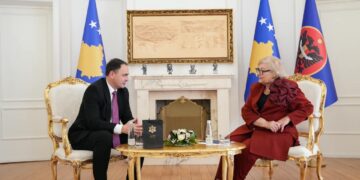 Presidentja Shiroka Pula priti në takim drejtorin e AKI-së, Petrit Ajeti
