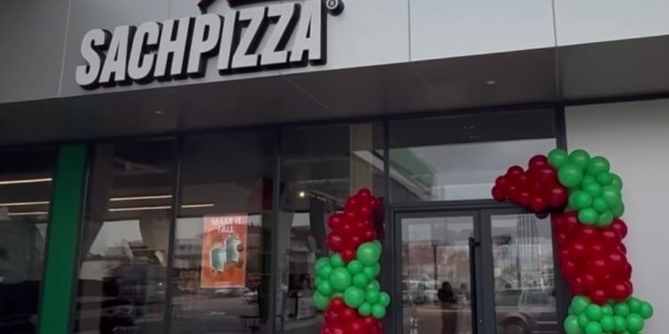 Rrahje në parkingun e “Sach Pizza” në Podujevë – Intervenon policia, e pëson keq i dyshuari (Emri)