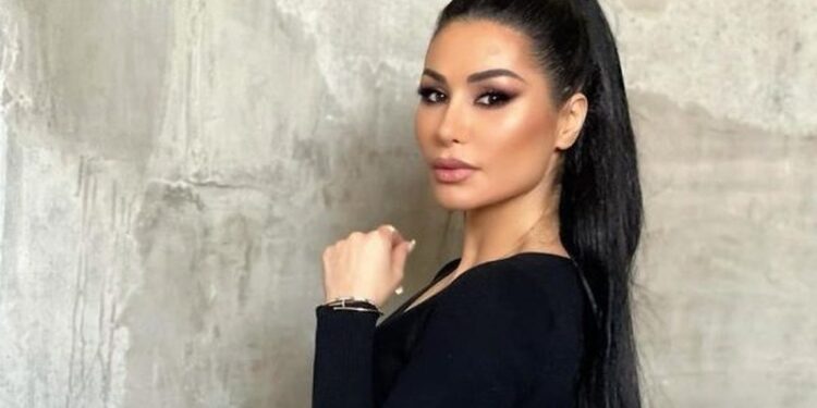 Situata në Shqipëri, Soni Malaj merr një vendim të papritur për koncertin në Itali