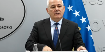Sveçla nuk e sheh dorëheqjen si zgjidhje: Jam me protestuesit, e kuptoj mllefin e tyre