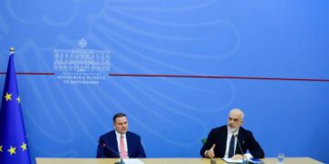 Rama kërcënon prindërit e protestuesve, studentët dhe mësuesit