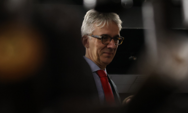 Vizita e paparalajmëruar e ambasadorit gjerman në Kushtetuese – as Ambasada e as Gjykata s’flasin