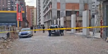 Vdes një punëtor në vendin e punës në një objekt ndërtimi në Ferizaj