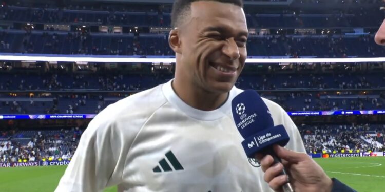 Gazetari ia përmend “Topin e Artë” sulmuesit Kylian Mbappe, kjo ishte përgjigjja e tij