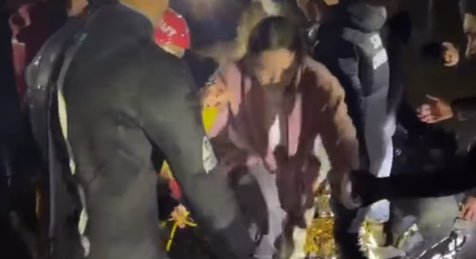 Dalin pamjet e evakuimit, ja si u shpëtua aktorja nga përmbytjet në Stamboll