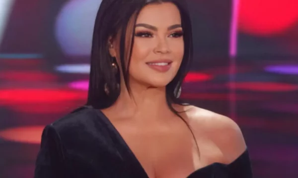 Vajza e saj Marina, ka një mesazh për Eli Farën pas publikimit të videove të regjistruara pa lejën e këngëtarës