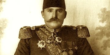 2 tetor 1918/ Si Esad Pashë Toptani mori Durrësin dhe shpalli qeverinë e tij