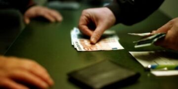 Ky është personi i arrestuar nën dyshimet për fajde dhe detyrim