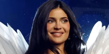 Kylie Jenner dyshohet se fitoi 5 milionë dollarë për pesë minuta në sfilatën e Victoria’s Secret