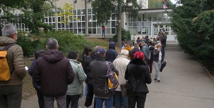 Pjesëmarrje rekord në zgjedhjet në Serbi: 67.6% e qytetarëve kanë votuar deri në orën 19:00