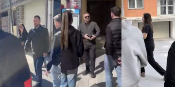 Protestuesit ndalin Arbërie Nagavcin, Arian Tahirin dhe Besnik Tahirin para shtëpive: Thirreni seancën, votojeni ligjin për UÇK-në