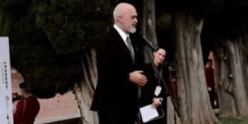 Çfarë duhet të bëj, të këndoj? Rama ironizon para mediave në Procesin e Berlinit