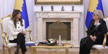 Haxhiu ia dorëzon detyrën, Shiroka-Pula zë vendin e Presidentes