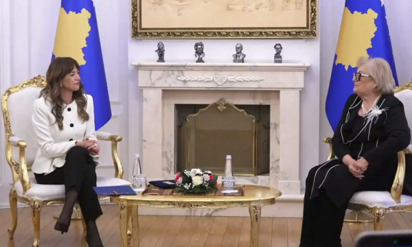 Haxhiu ia dorëzon detyrën, Shiroka-Pula zë vendin e Presidentes