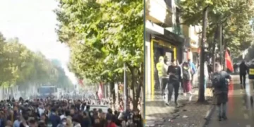 Tensionohet protesta pranë Ministrisë së Arsimit, policia hedh ujë me presion dhe gaz lotsjellës në drejtim të protestuesve