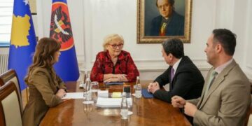 Presidentja mban takimin e parë koordinues me Kurtin, Konjufcën e Haxhiun, detaje