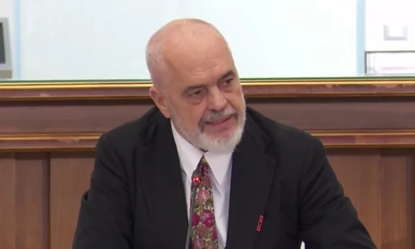 “Dhunë e orkestruar”, Rama takim me drejtuesit e bankave: Kjo e sotmja s’ka lidhje me fantazmat e së kaluarës, as në 1997-ën nuk u sulmua Banka e Shqipërisë